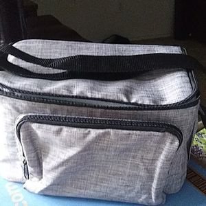 NEW insulated bag. Last 1
